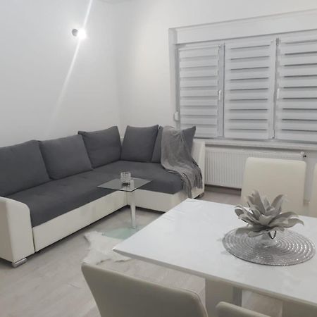 אוטוצאץ Apartman Kristina - Self Check In & Check Out מראה חיצוני תמונה
